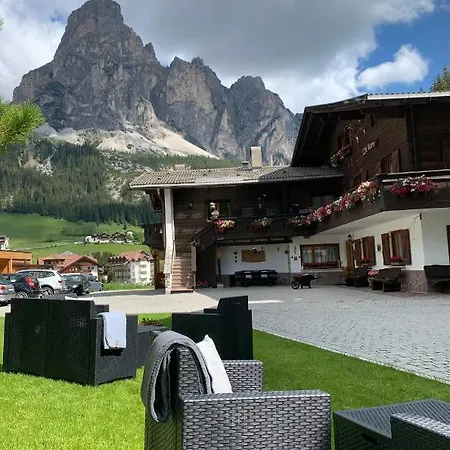 Garni La Vara Bed & Breakfast Corvara In Badia