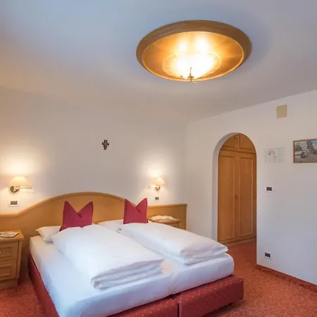 Bed & Breakfast Garni La Vara Corvara In Badia