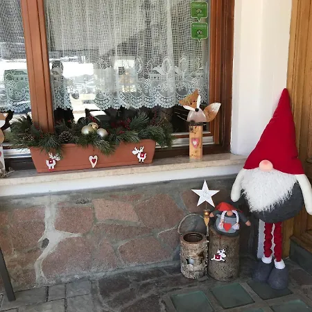 Garni La Vara Bed & Breakfast 2*